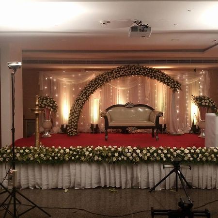 Thrissur The Garuda Hotel מראה חיצוני תמונה