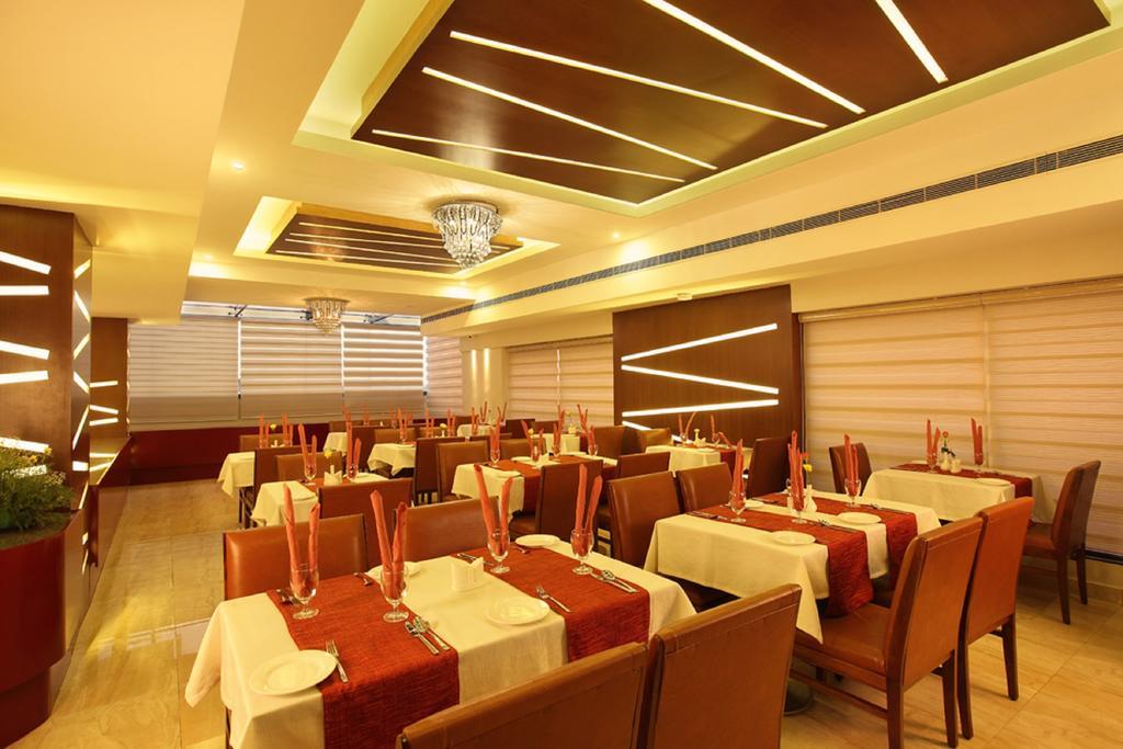 Thrissur The Garuda Hotel מראה חיצוני תמונה