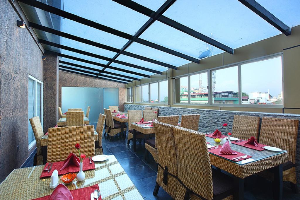 Thrissur The Garuda Hotel מראה חיצוני תמונה